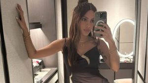 Anitta choca ao reaparecer na web com novo rosto