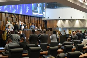 Assembleia aprova redação final da LDO de 2026 com previsão