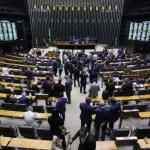 Aumento de cadeiras na Câmara é pauta no Congresso