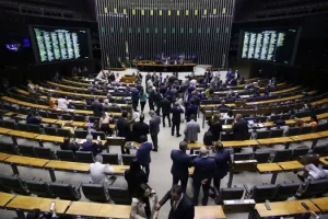 Aumento de cadeiras na Câmara é pauta no Congresso