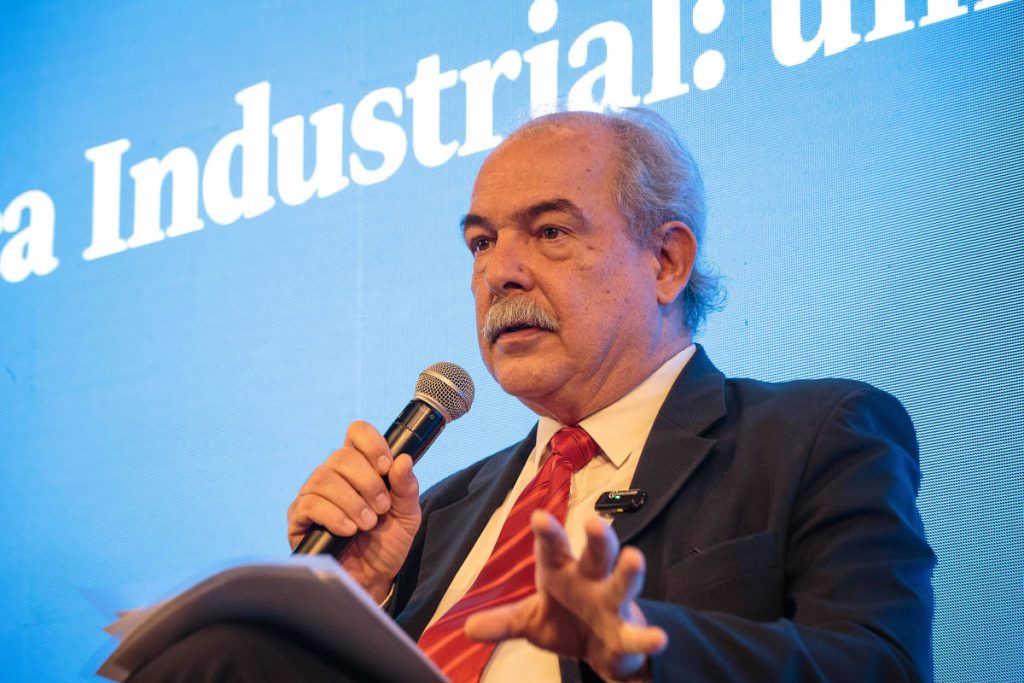 BNDES bloqueia R$ 806 milhões em financiamentos a produtores rurais