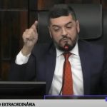 Bacellar sobe o tom em discussão com Rosenverg Reis: 'não