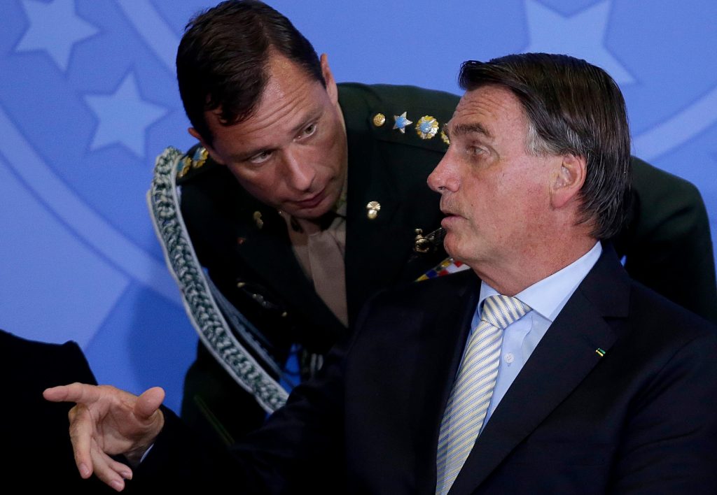 Bolsonaro e Mauro Cid sentarão lado a lado em interrogatório