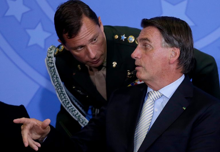 Bolsonaro e Mauro Cid sentarão lado a lado em interrogatório