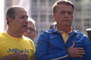 Bolsonaro se inspira em Trump: 'Make Brazil great again', diz