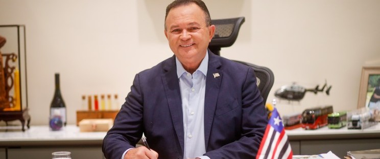 Brandão anuncia antecipação da primeira parcela do 13º salário