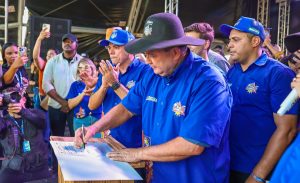 Brandão participa da Festa do Vaqueiro e anuncia revitalização dos