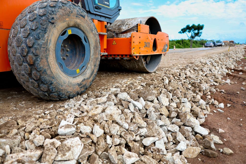 Brandão reforça obras na MA-014 e demais rodovias da Baixada