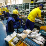 Brasileiros batem recorde e gastam R$ 15 bilhões em encomendas