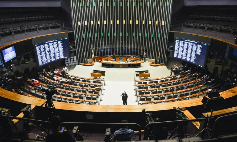 Câmara aprova aumento de deputados federais de 513 para 531