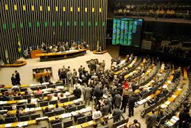 Câmara dos Deputados do Brasil lidera ranking mundial de número