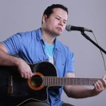 Cantor e compositor Fábio Allex homenageia o São João do