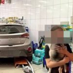 Carro invade farmácia na Avenida dos Holandeses e deixa um