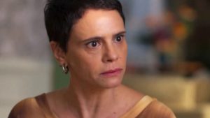 Celina cai em armação de Odete