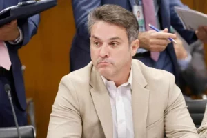 Com pressão da oposição, Câmara dos Deputados vota urgência contra