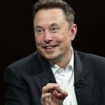 De volta aos seus negócios, Musk busca recuperar prestígio