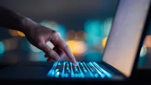 Deputado quer promover adaptação de profissionais às ferramentas de Inteligência