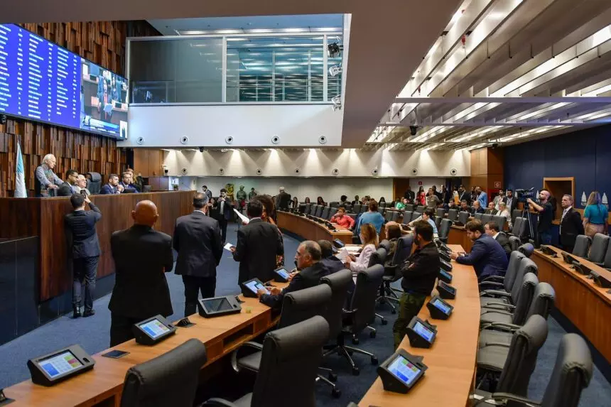 Deputados fluminenses rejeitam aumento das emendas impositivas por temerem incompreensão