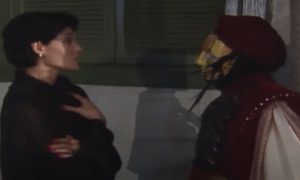 Diná puxa a máscara do mascarado