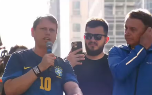 Discurso de Tarcísio em ato na Paulista irrita bolsonaristas por