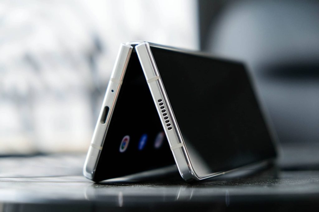Dobráveis e IA: o que esperar do Galaxy Unpacked 2025
