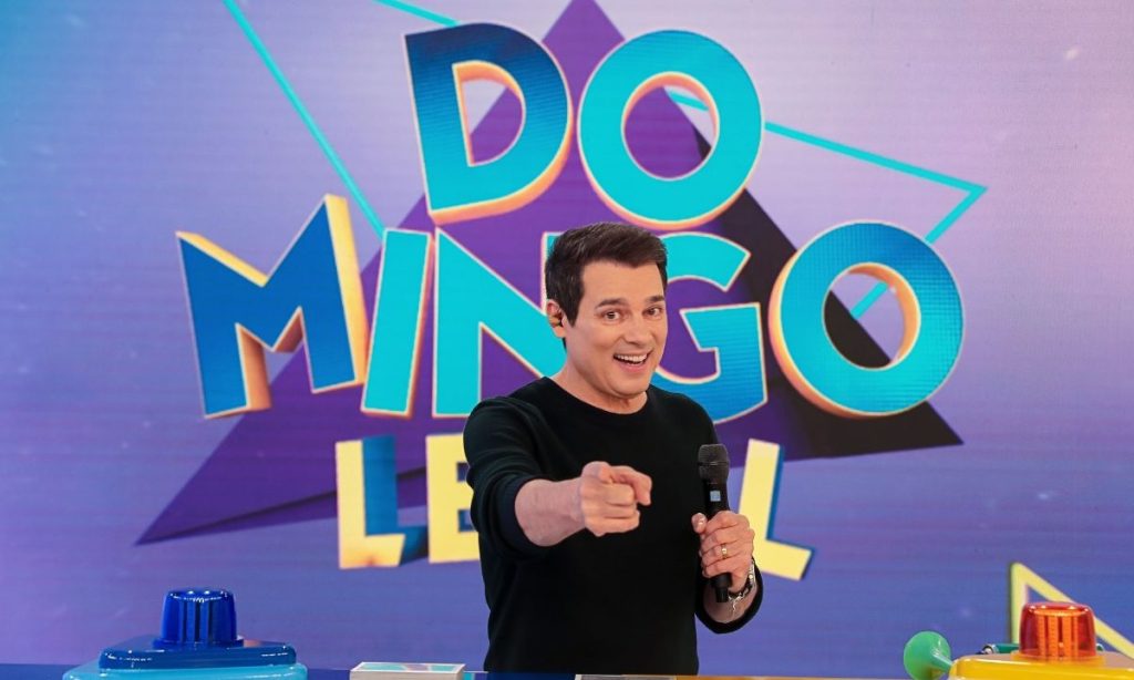 Domingo Legal domina audiência e coloca Record em xeque