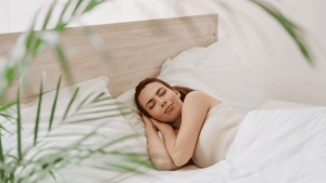 Dormir de meia realmente é benéfico à saúde?