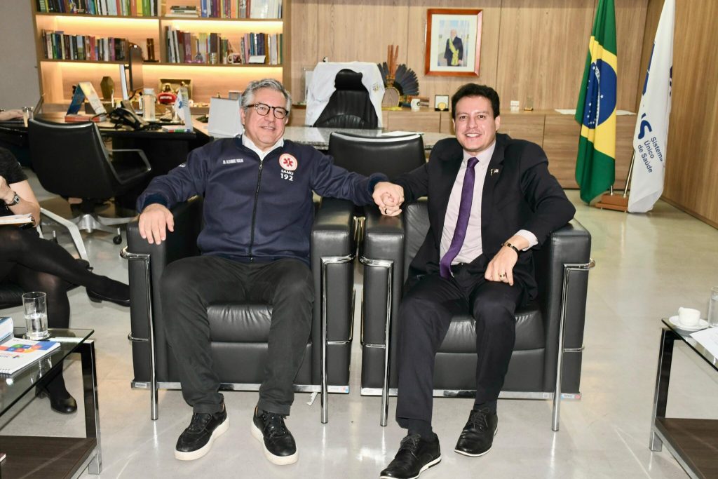 Em Brasília, Felipe Camarão articula ações da saúde para municípios
