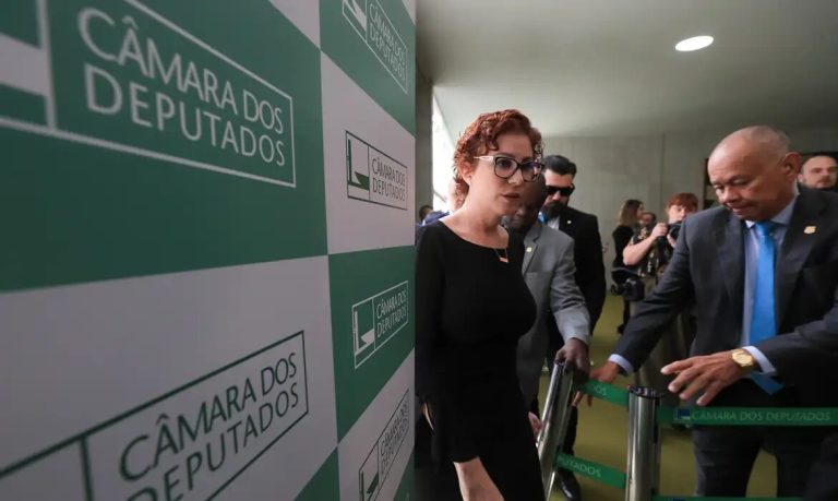 Embaixador prevê a prisão de Carla Zambelli na Itália a