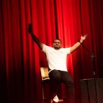 Epaminondas traz show de stand-up “Da Ponte Pra Lá” a