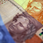 Equipe econômica apresentará a líderes partidários alternativas a IOF