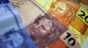 Equipe econômica apresentará a líderes partidários alternativas a IOF