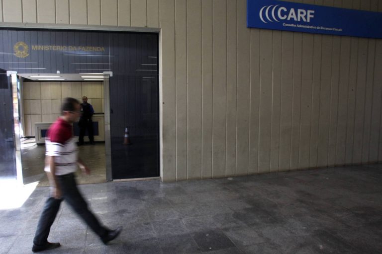 Ex-conselheiros e advogados viram réus por suspeita de corrupção em