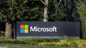 Foco nas IAs: Microsoft planeja nova onda de demissões, diz
