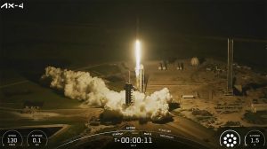 Foguete da SpaceX cria anel semelhante a uma nebulosa no