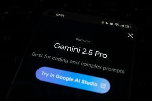 Google lança Gemini 2.5 Pro e mantém acesso grátis no