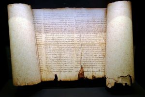 Idade dos manuscritos misteriosos do Mar Morto é revelada