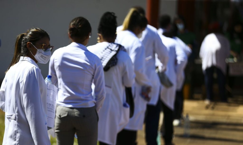 Inscrições para segunda etapa do Revalida 2025 começam nesta segunda-feira