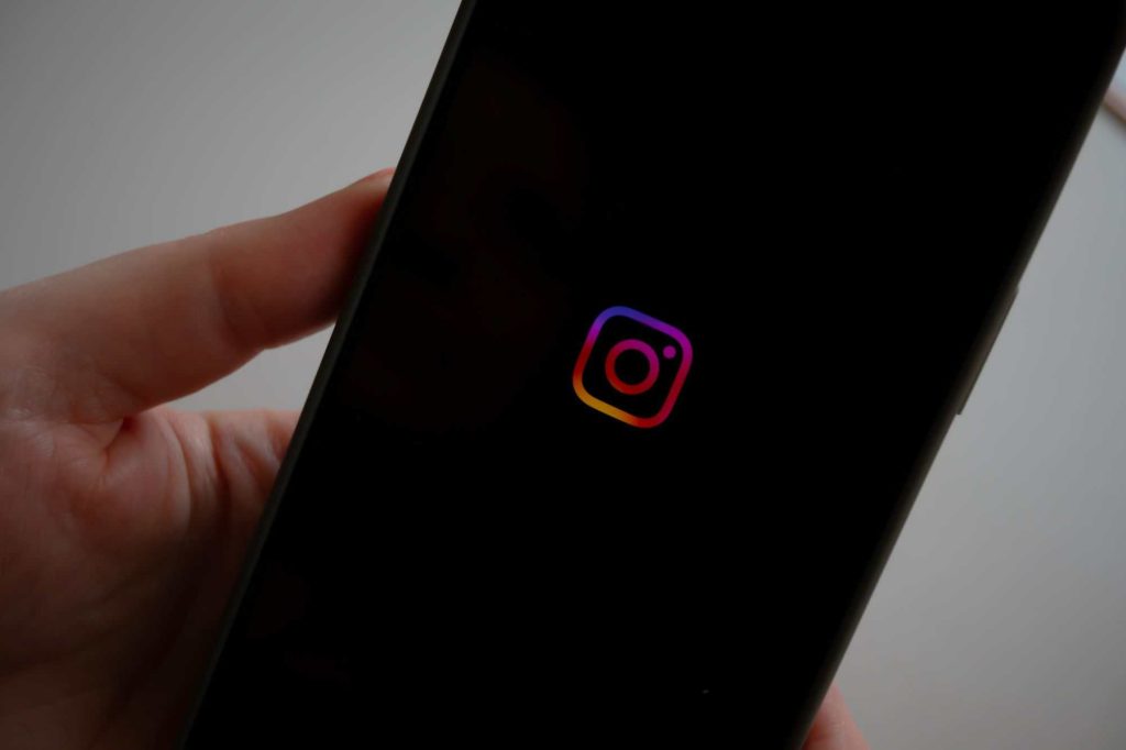 Instagram testa botão de republicar posts no Feed
