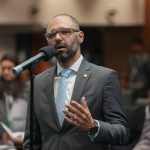 Knoploch volta a cobrar saída de Washington Reis da Secretaria
