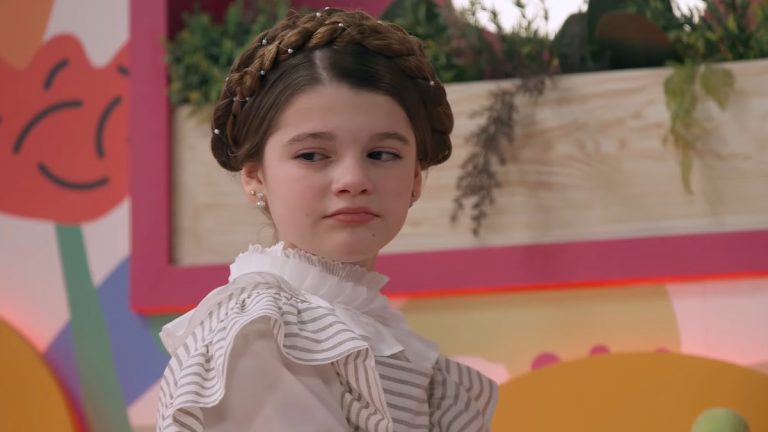Lavínia ouve recado para ganhar fama