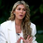 Lívia Andrade revela decisão que tomou em avião durante emergência