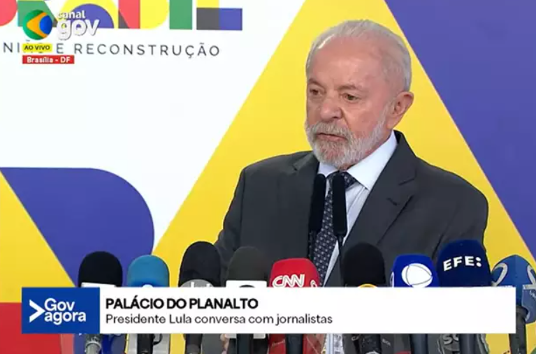 Lula chama Eduardo Bolsonaro de terrorista, antipatriótico e afirma que