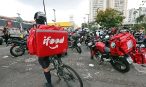 Mais de 60% dos brasileiros defendem direitos trabalhistas para profissionais