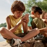 Mais um país está repensando redes sociais para adolescentes