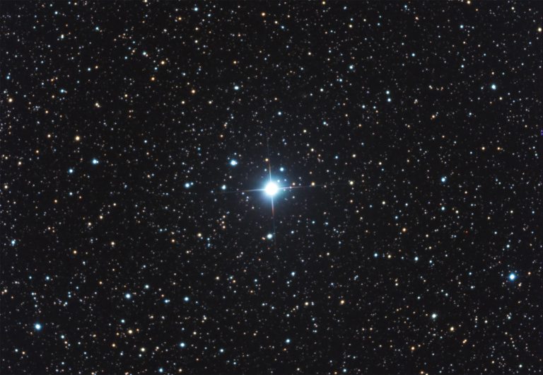 Mais uma estrela explode no céu e pode ser vista