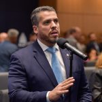 Médicos formados antes de 2004 poderão atuar como especialistas sem