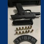 Menor é flagrado com pistola dentro de escola em Boa