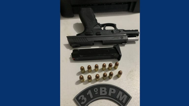 Menor é flagrado com pistola dentro de escola em Boa