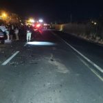 Motociclista morre em colisão frontal e homem é preso por